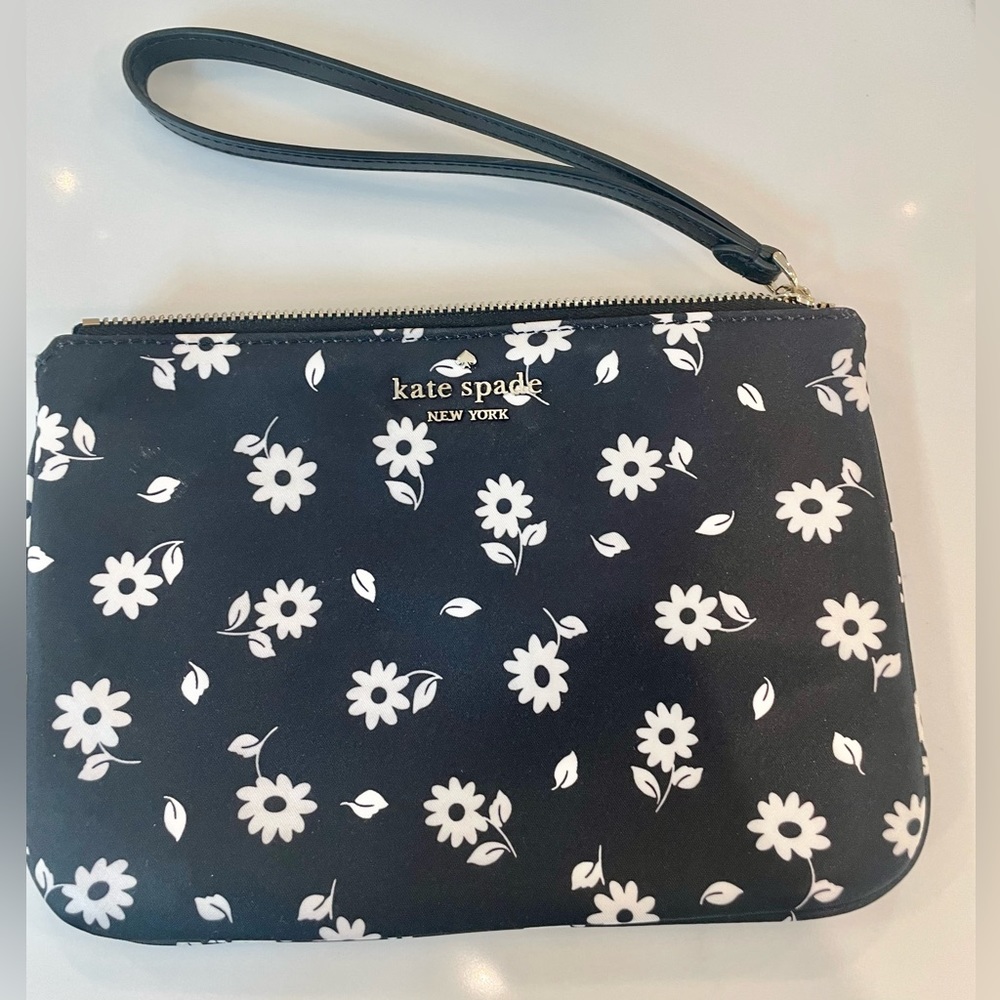 Kate Spade mini bag / wristlet